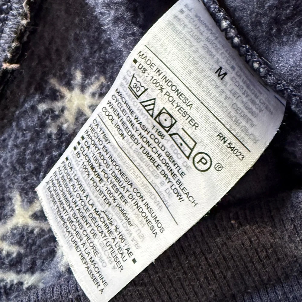 Old Navy Pajama Set in Navy with Snowflakes Size Medium - Picture 11 of 11